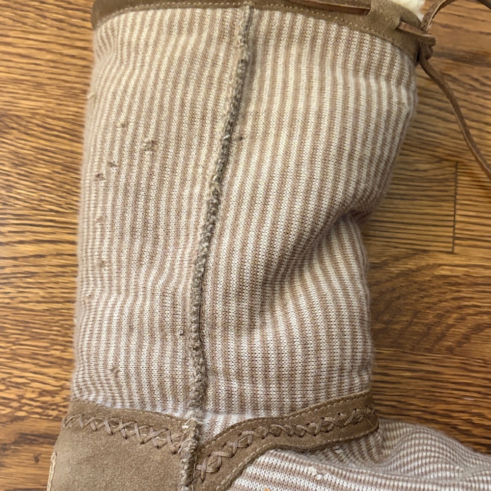 Striped Uggs - Picture 6 of 8